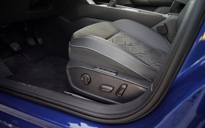 Seat Leon cena 77500 przebieg: 65906, rok produkcji 2021 z Kozienice małe 742
